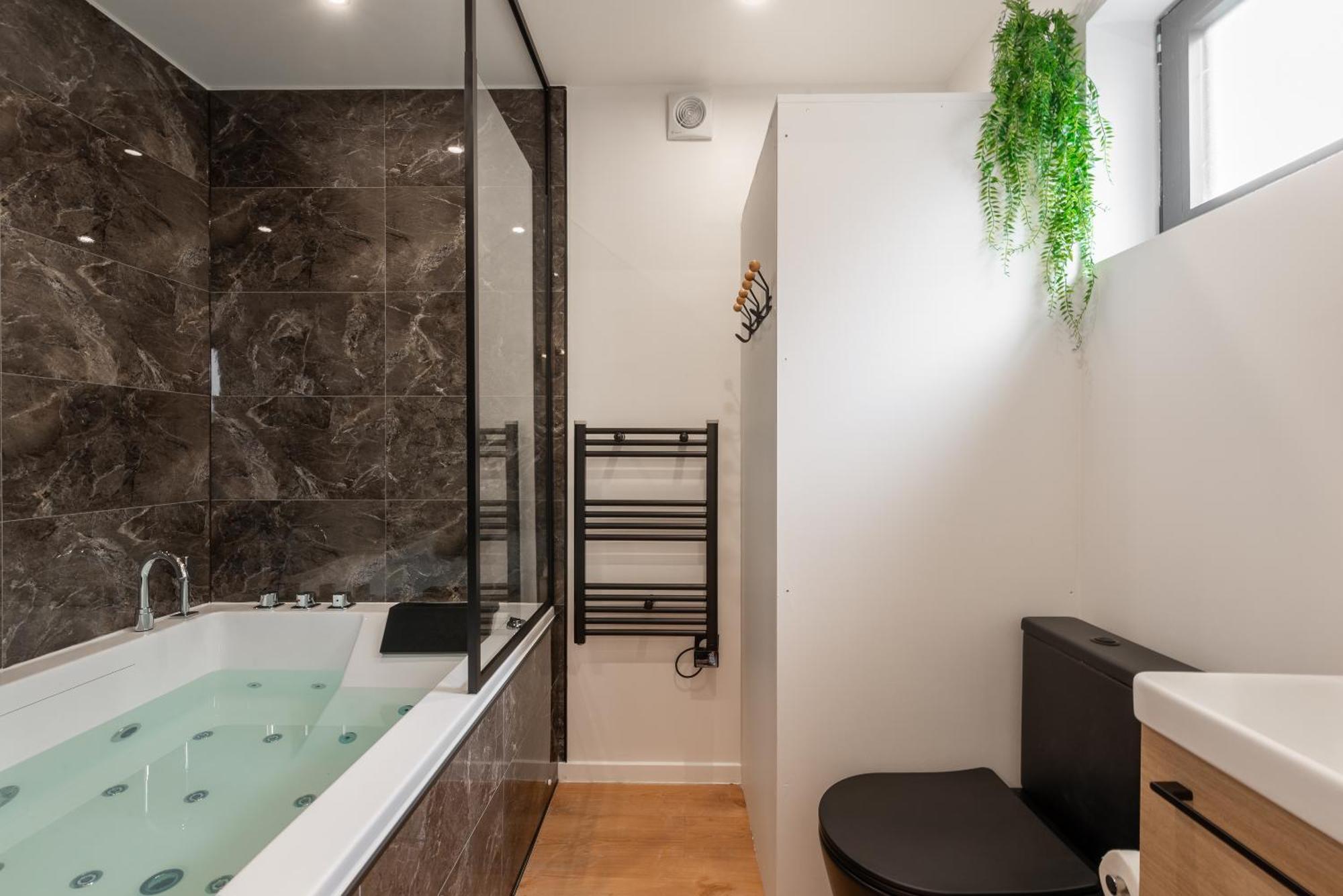 Cosy'n'spa - Tinyhouse - Parking, Hypercentre, Gare Hébergement de vacances *